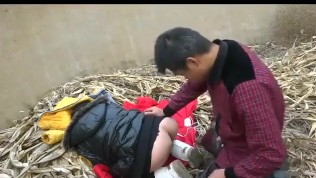 Chinese Creampie On A Garbage Dump