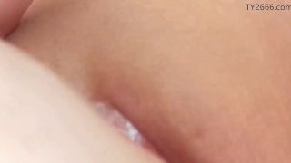 网红[萌白酱&甜味弥漫]隔着黑丝爱抚b