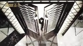 8x原创：近距离自拍后入狠操肥臀大奶妹的骚逼