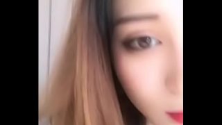 手机直播身材苗条美女主播床上大秀