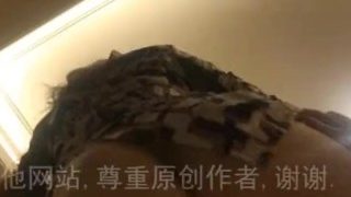 车展认识的车模背着她男朋友偷情