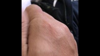 勾引老头，摸他鸡鸡