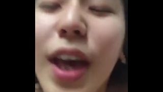 高清露脸，24岁漂亮人妻被操的很爽真骚有对白【约炮加微：911714682】