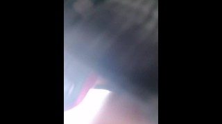 路边遇到骚货美女，和她在小树林中野战真刺激