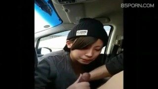 開車興致來了 女友熟練口交至口爆 吞精好爽